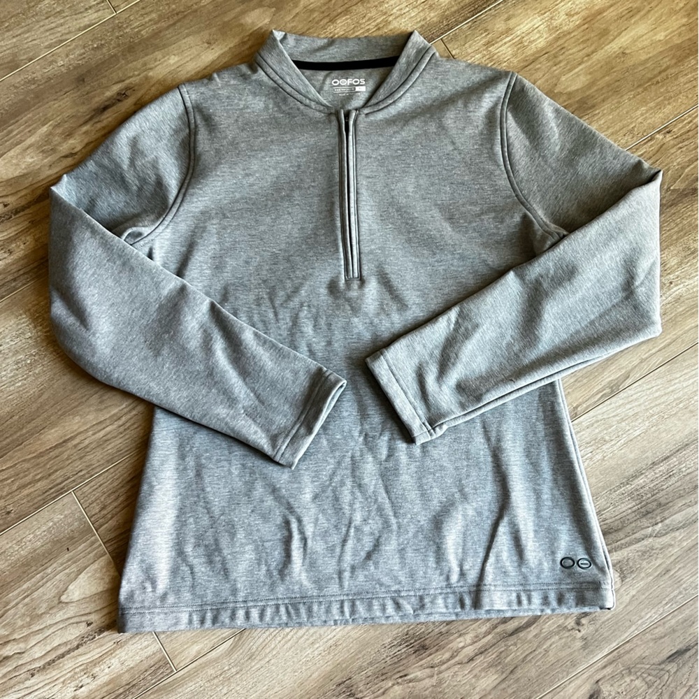 OOFOS gray fleece sweatshirt with zipper collar xl like new